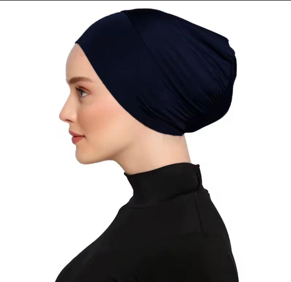 Sous-bonnet en jersey porté sous un hijab